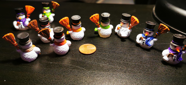 Kleiner handbemalter Schneemann